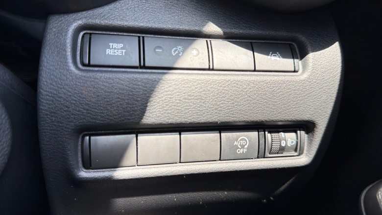 Nissan Juke 1.0 DiG-T 114 N-Connecta 5dr DCT Petrol Hatchback